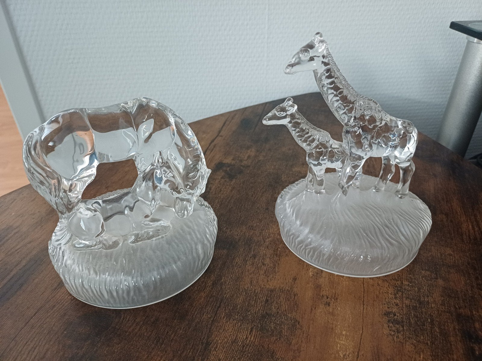 Glazen paard, giraf beeldjes. 10 euro per.stuk, Ophalen