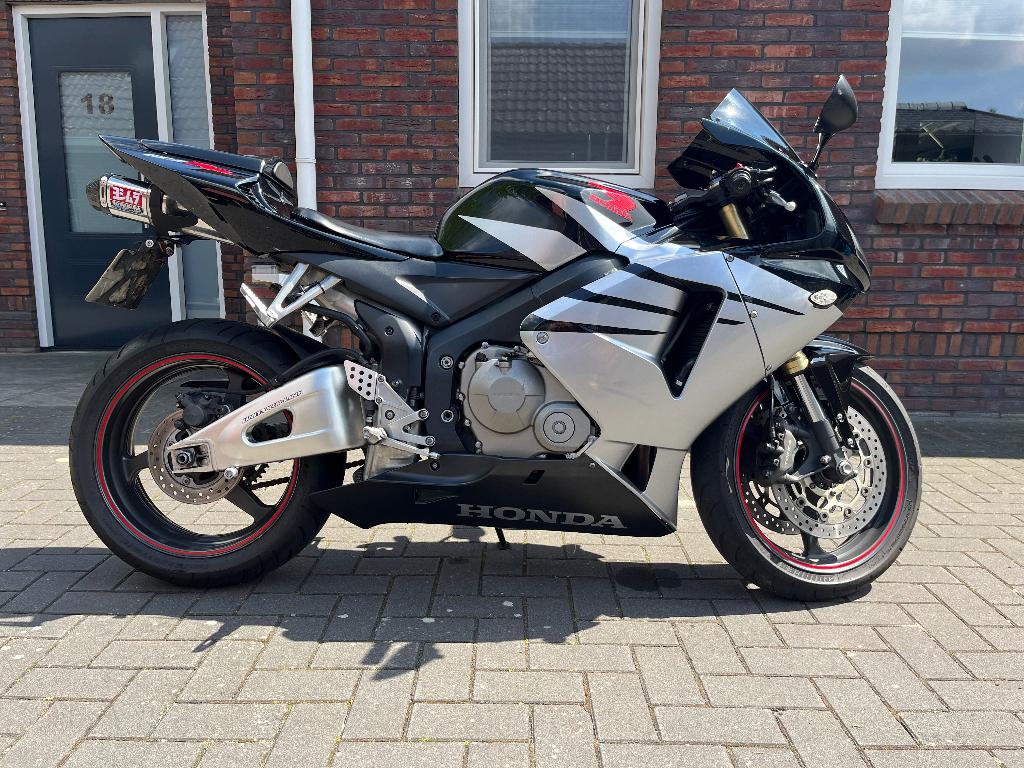 Honda CBR 600rr 2006 | Yoshimura RS-5 | 36472 KM |, Motoren, Sportuitlaat, 4 cilinders, Motorrijbewijs A, Gebruikt