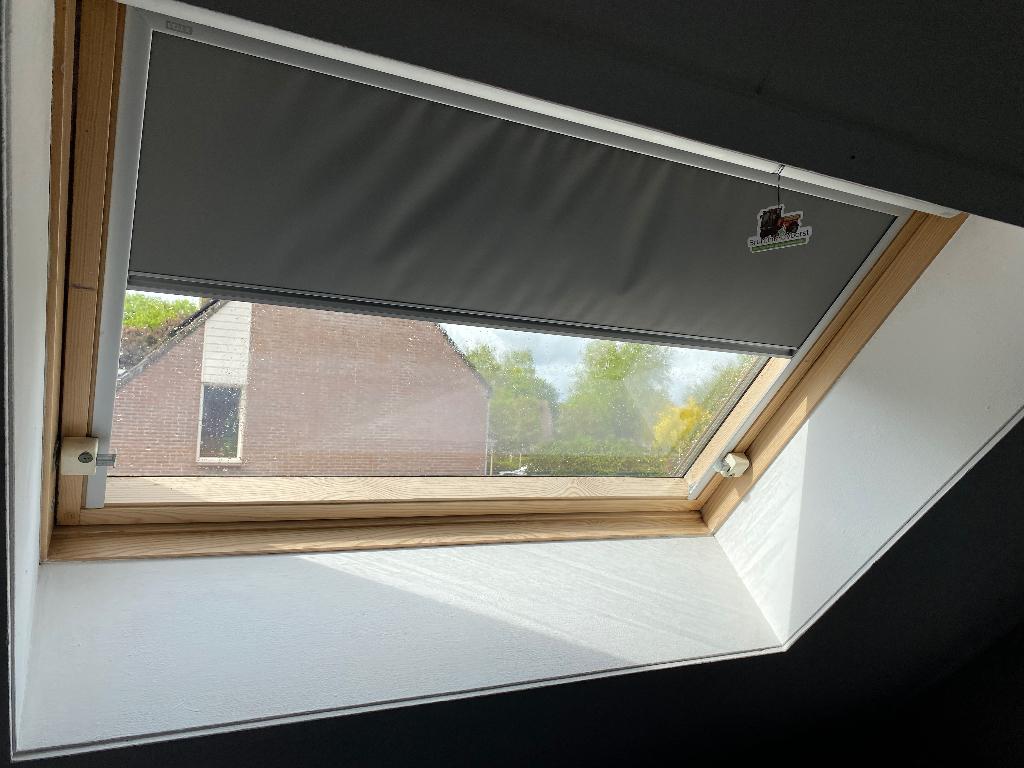 Rolgordijn voor Velux of falko dakramen, Minder dan 100 cm, Ophalen of Verzenden, Zo goed als nieuw, Minder dan 100 cm