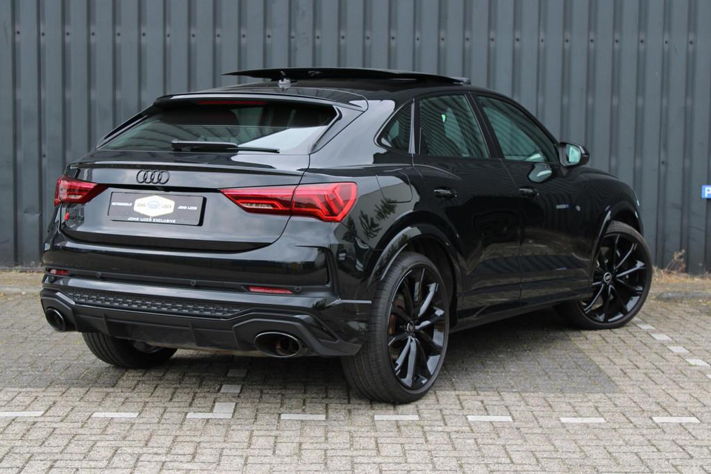Audi RS Q3 RSQ3 Sportback TFSI PANO MATRIX SFEER RS-STOELEN, Auto's, Automaat, Gebruikt, 1675 kg, Zwart