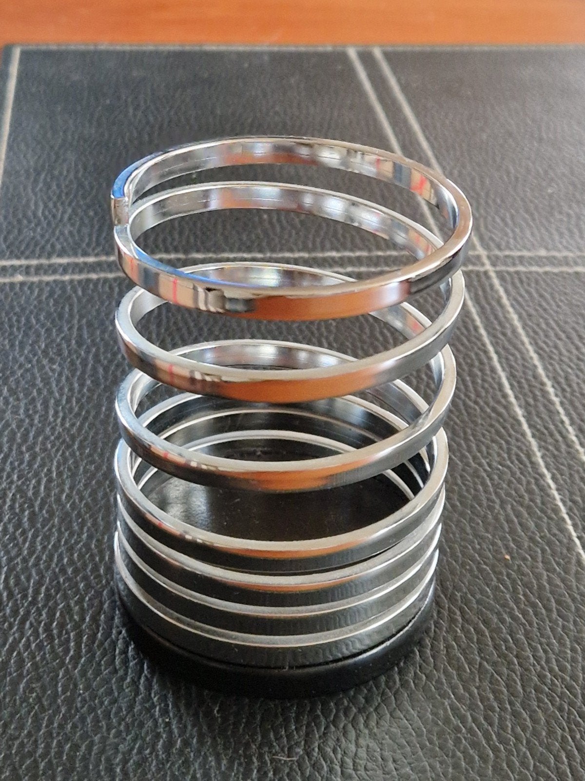 Design MoMa Pennenhouder verchroomd staal en kersenhout., 9 cm, Gemerkt, Object, Ophalen of Verzenden