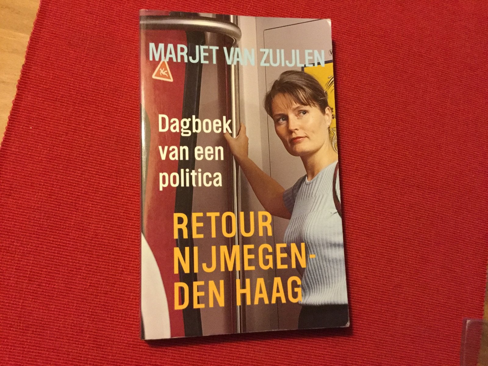 Marjet van Zuijlen, Retour Nijmegen-Den Haag, Ophalen of Verzenden, Zo goed als nieuw, Nederland