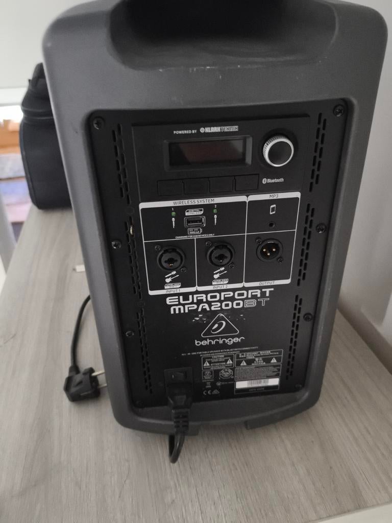 Behringer EUROPORT MPA200BT Draagbare PA-luidspreker, Audio, Tv en Foto, Luidsprekers, Zo goed als nieuw, Overige typen, 120 watt of meer