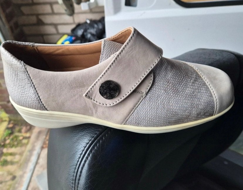 Solidus beige damesschoenen breedte j maat 39, nieuw., Ophalen of Verzenden, Zo goed als nieuw, Beige, Sneakers of Gympen