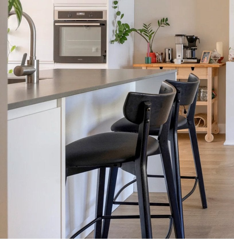 Olivine Jack houten barkruk zwart, Huis en Inrichting, Ophalen, Gebruikt, Met voetsteun, 60 tot 90 cm