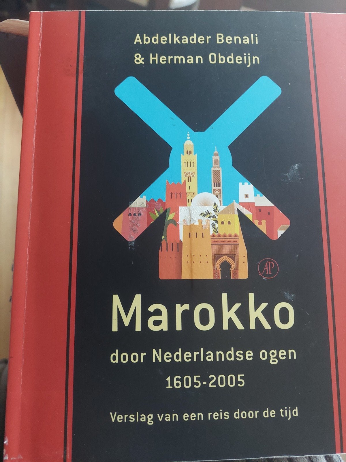 Marokko door Nederlandse ogen 1605-2005 - Abdelkader Benali, Boeken, Afrika, Ophalen of Verzenden, Zo goed als nieuw, Reisgids of -boek