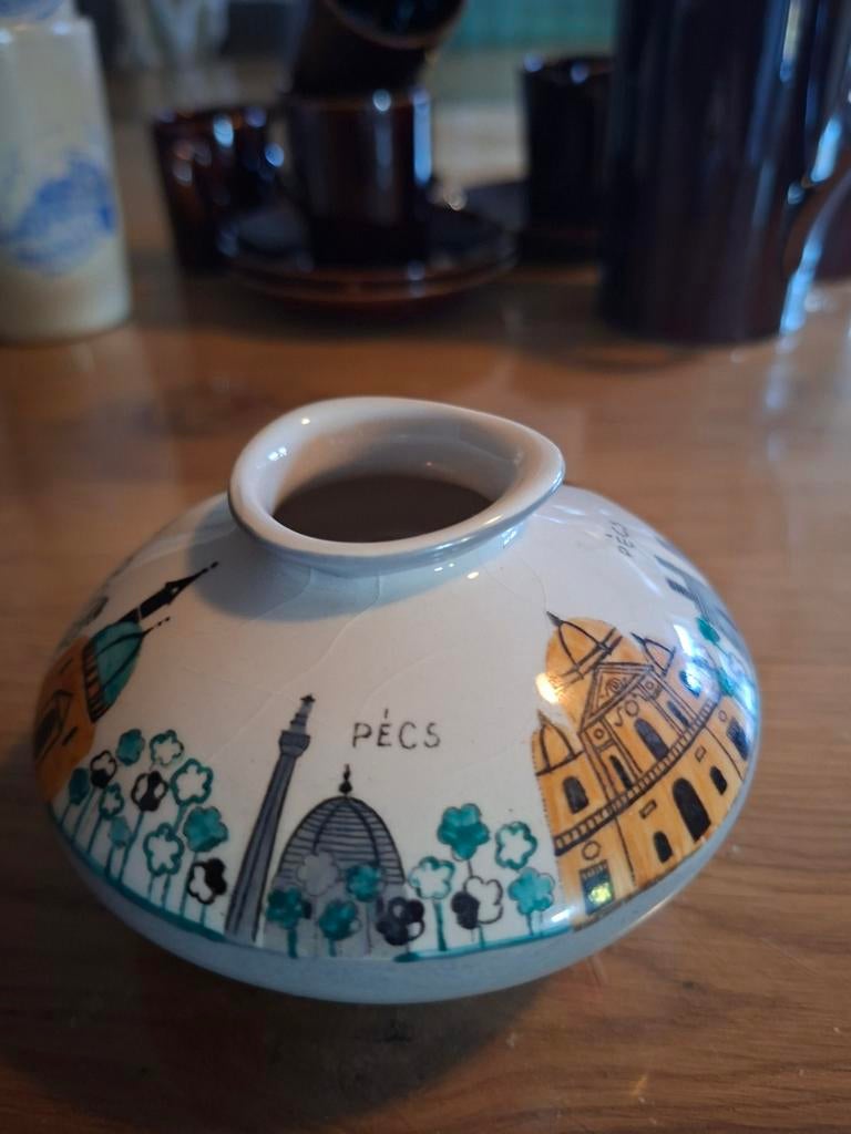 Uniek kannetje vaas PÉCS Hongarije souvenir monumenten, Ophalen of Verzenden