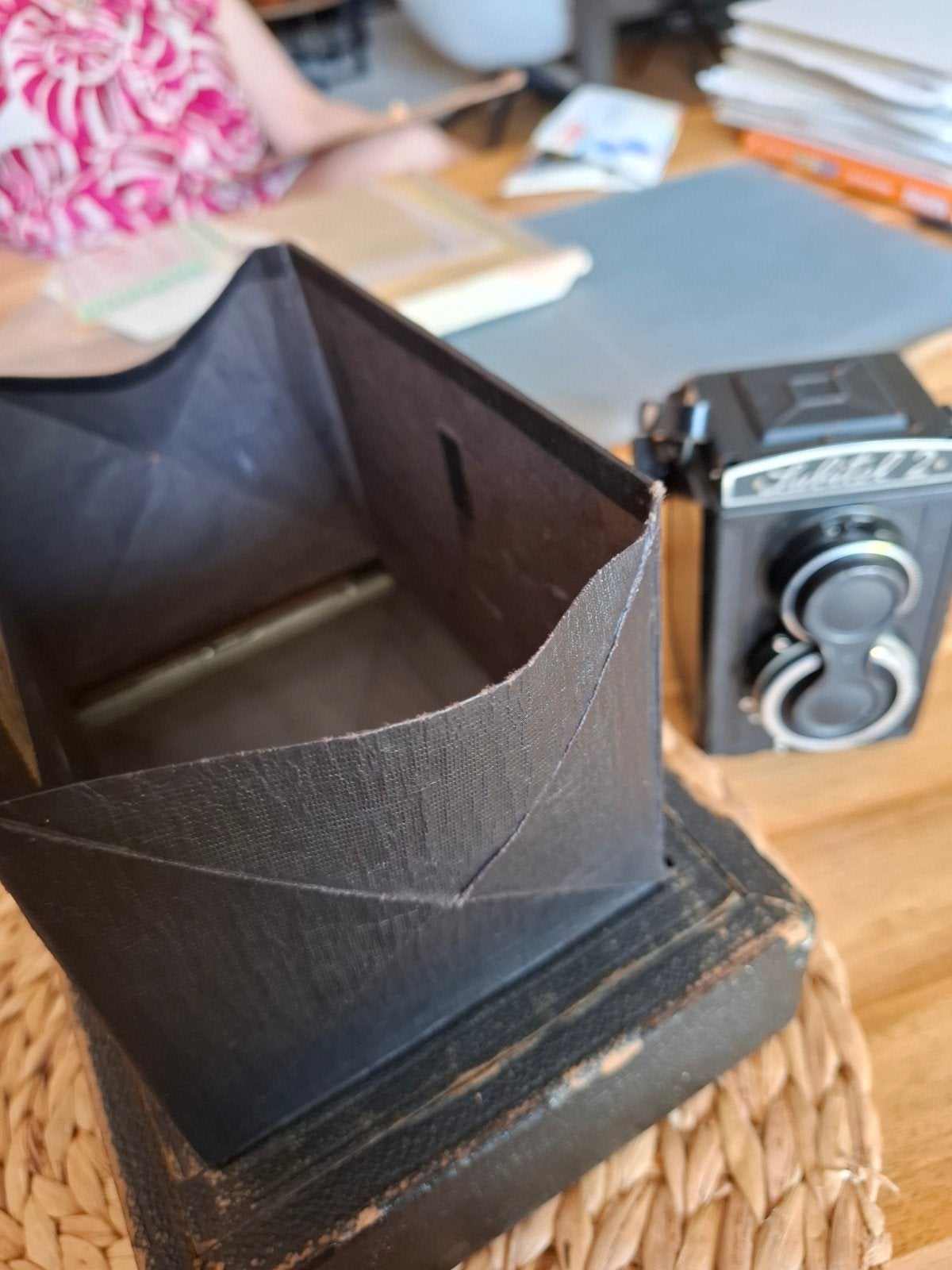 Vintage Bellows Camera met TLR-camera op de achtergrond, Ophalen of Verzenden