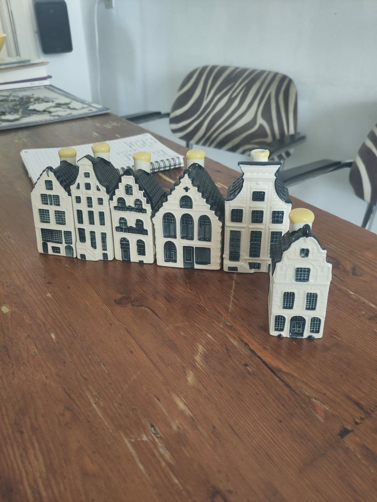 KLM Huisjes Collectie - Nummers 18, 21, 38, 49, 50 en 63, Ophalen of Verzenden, Zo goed als nieuw, 21 t/m 40, Gevuld