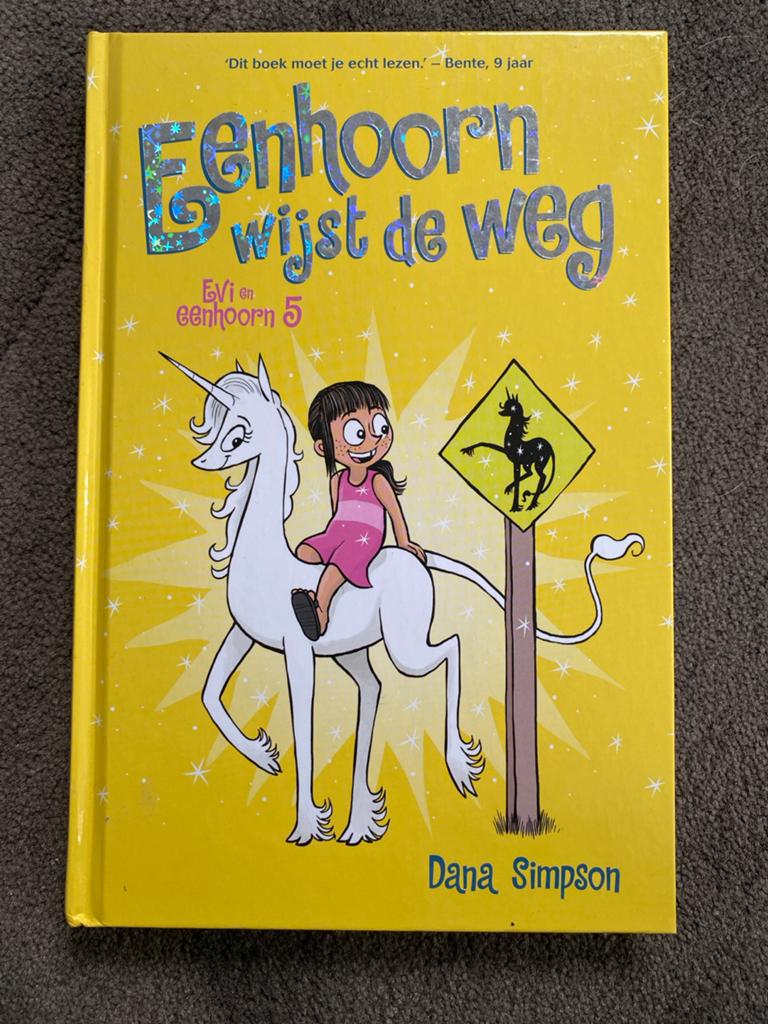 Eenhoorn wijst de weg - Evi en eenhoorn 5 - Dana Simpson, Ophalen, Gelezen, Fictie