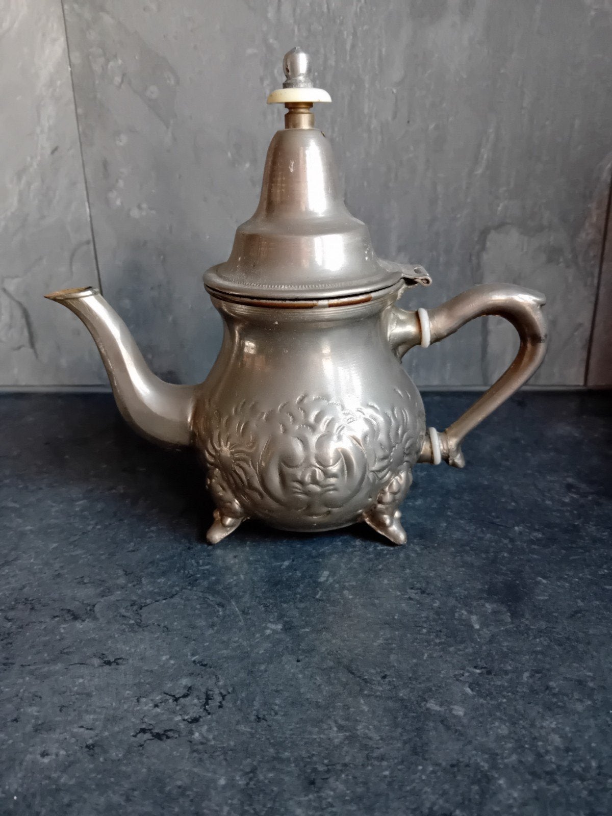 Vintage Marokkaanse theepot - Handgemaakt metaal, Ophalen of Verzenden