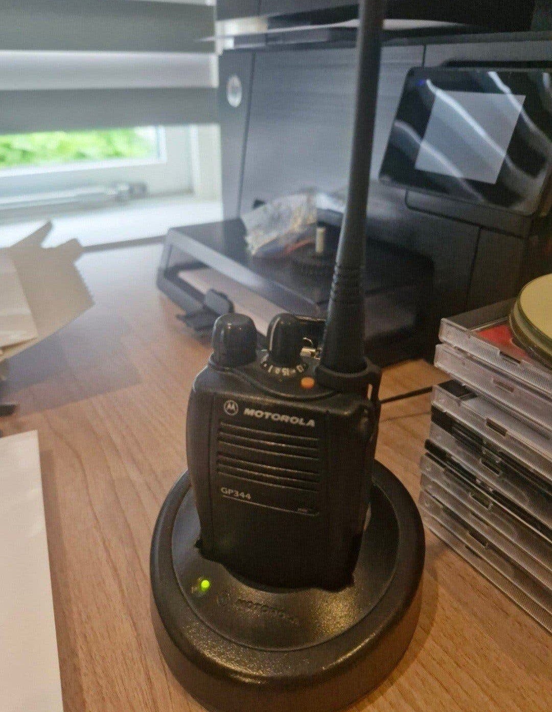 2x Motorola GP344 met nieuwe accu, Telecommunicatie, Ophalen of Verzenden, Gebruikt
