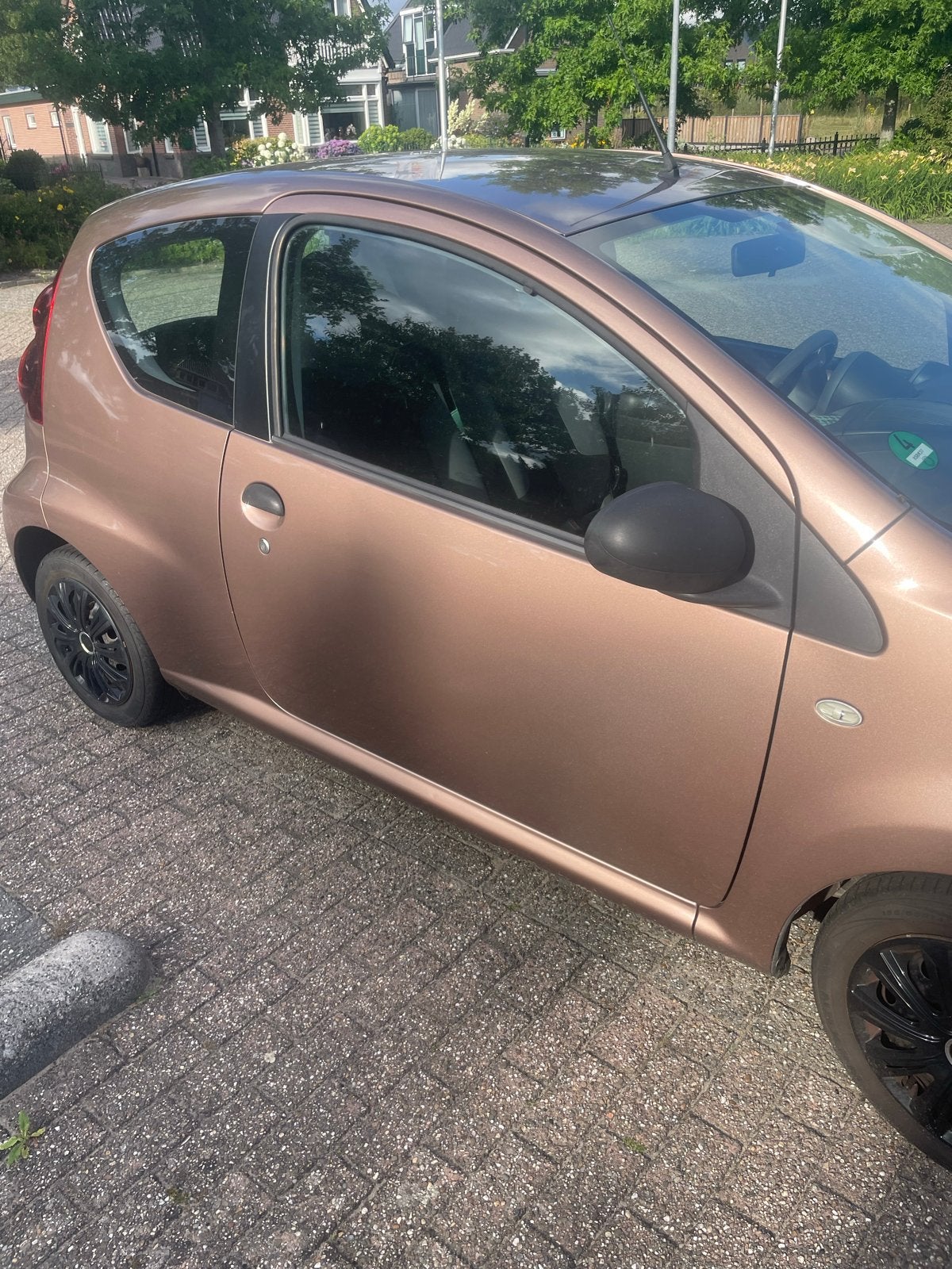Peugeot 107 1.0 12V E-vti 68PK 3DR 2013 Beige, Voorwielaandrijving, 4 stoelen, Origineel Nederlands, Handgeschakeld
