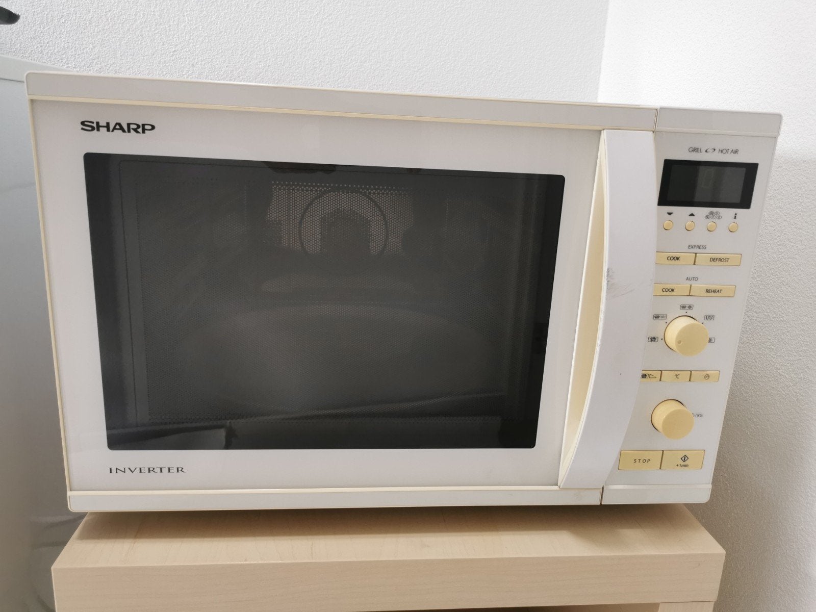 Combimagnetron Sharp R-940 W, Combimagnetron, Gebruikt, Ophalen of Verzenden, Draaiplateau
