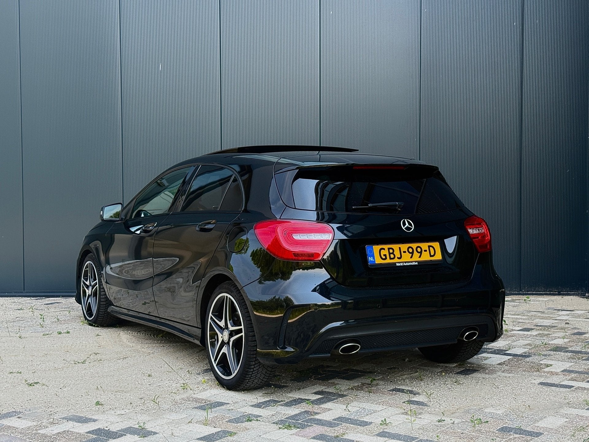 Mercedes-Benz A-klasse 180 AMG/in/exterieur, Panorama/Dak, N, Auto's, Mercedes-Benz, Gebruikt, 4 cilinders, 19 km/l, 695 kg