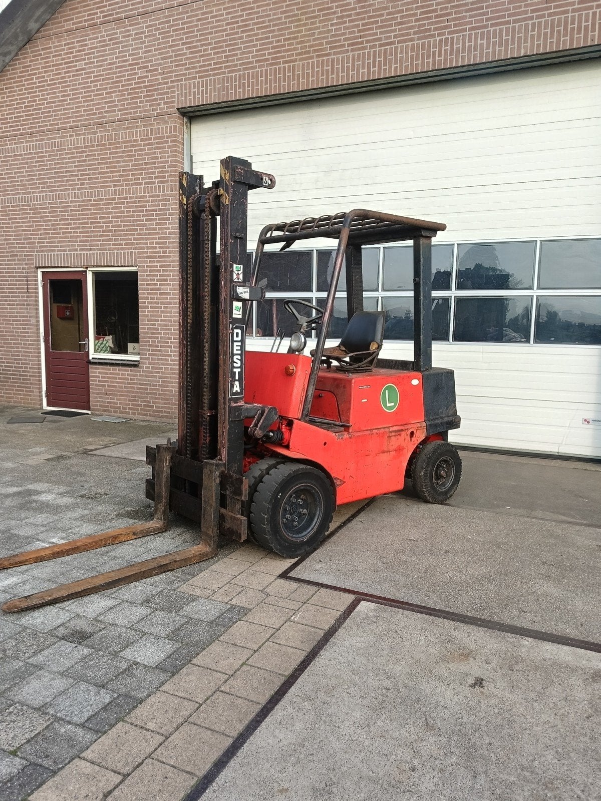 Desta 3,2t diesel heftruck, Ophalen