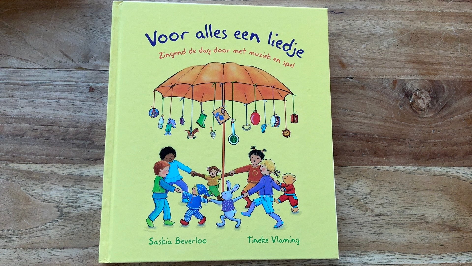 Voor alles een liedje (Kinderopvang!), Ophalen, Zo goed als nieuw, Fictie algemeen
