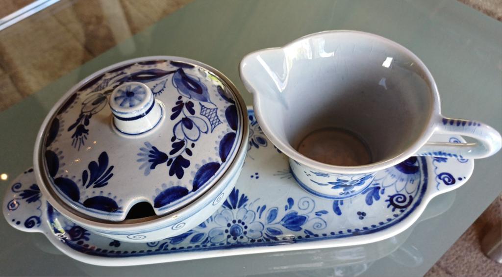 Antiek Delfts Blauw Suikerpot en Melkkan op Dienblad, Ophalen of Verzenden