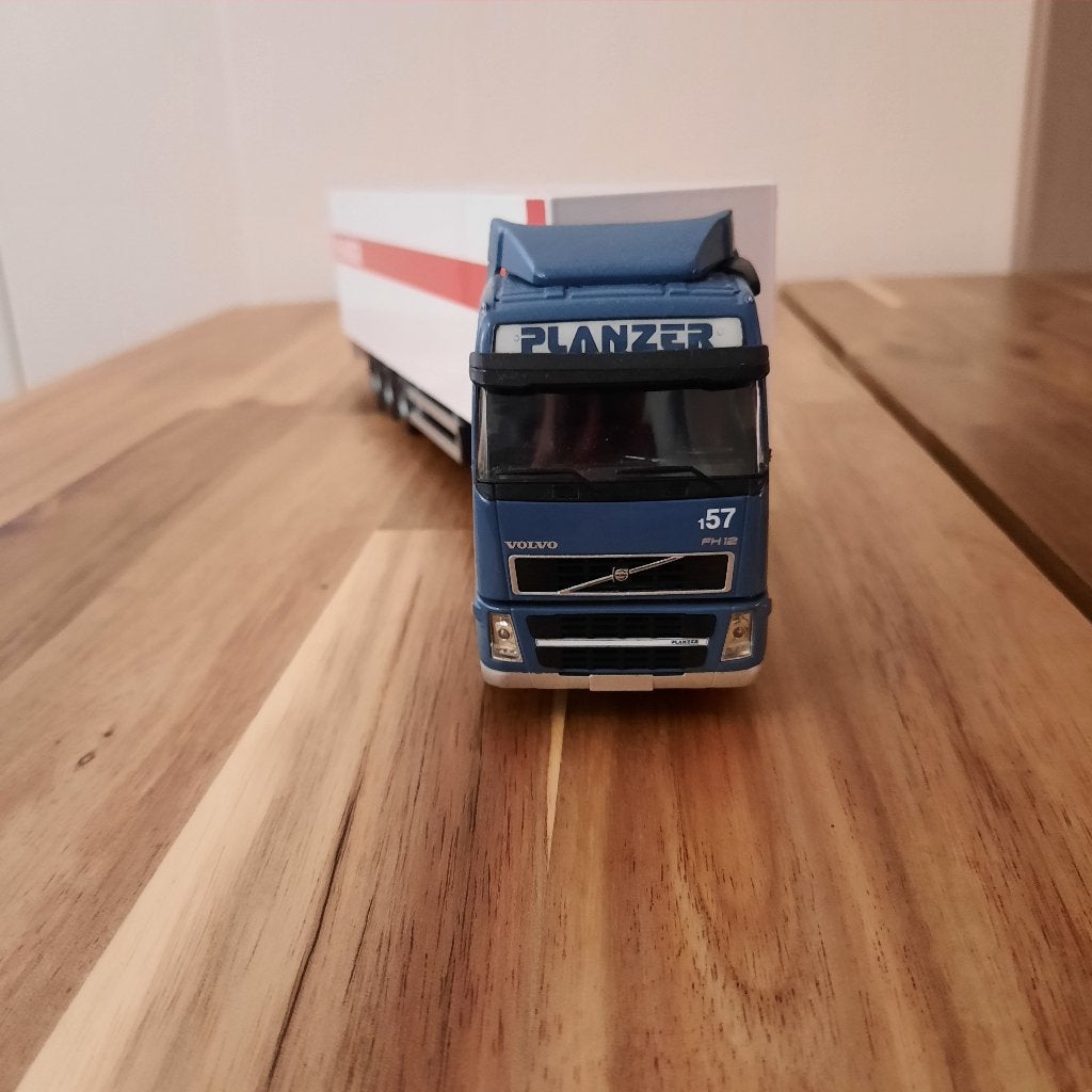 PLANZER VOLVO CBN NIEUW +DOOS./DIV VOLVO F89 F 10 CBN TEKNO., Hobby en Vrije tijd, Modelauto's | 1:50, Verzenden, Nieuw, Bus of Vrachtwagen