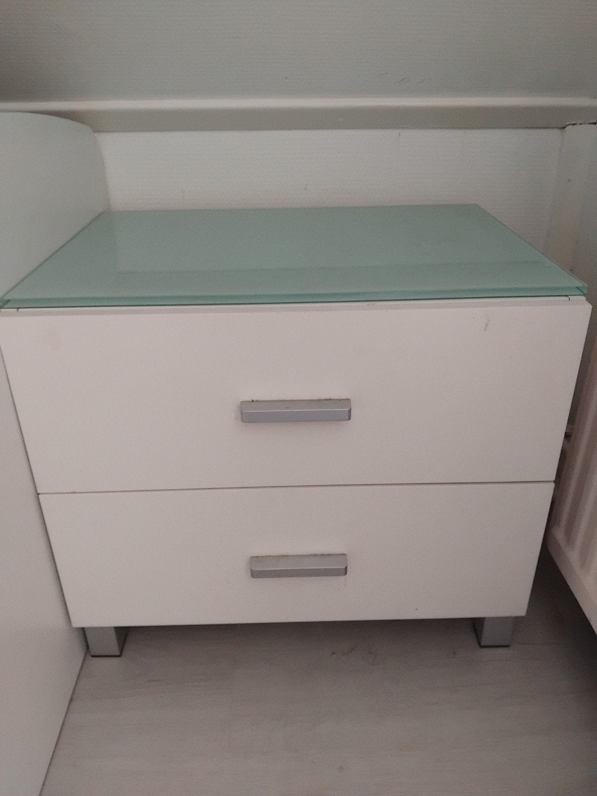 2 nette nachtkastjes, Ophalen, Gebruikt, Minder dan 45 cm