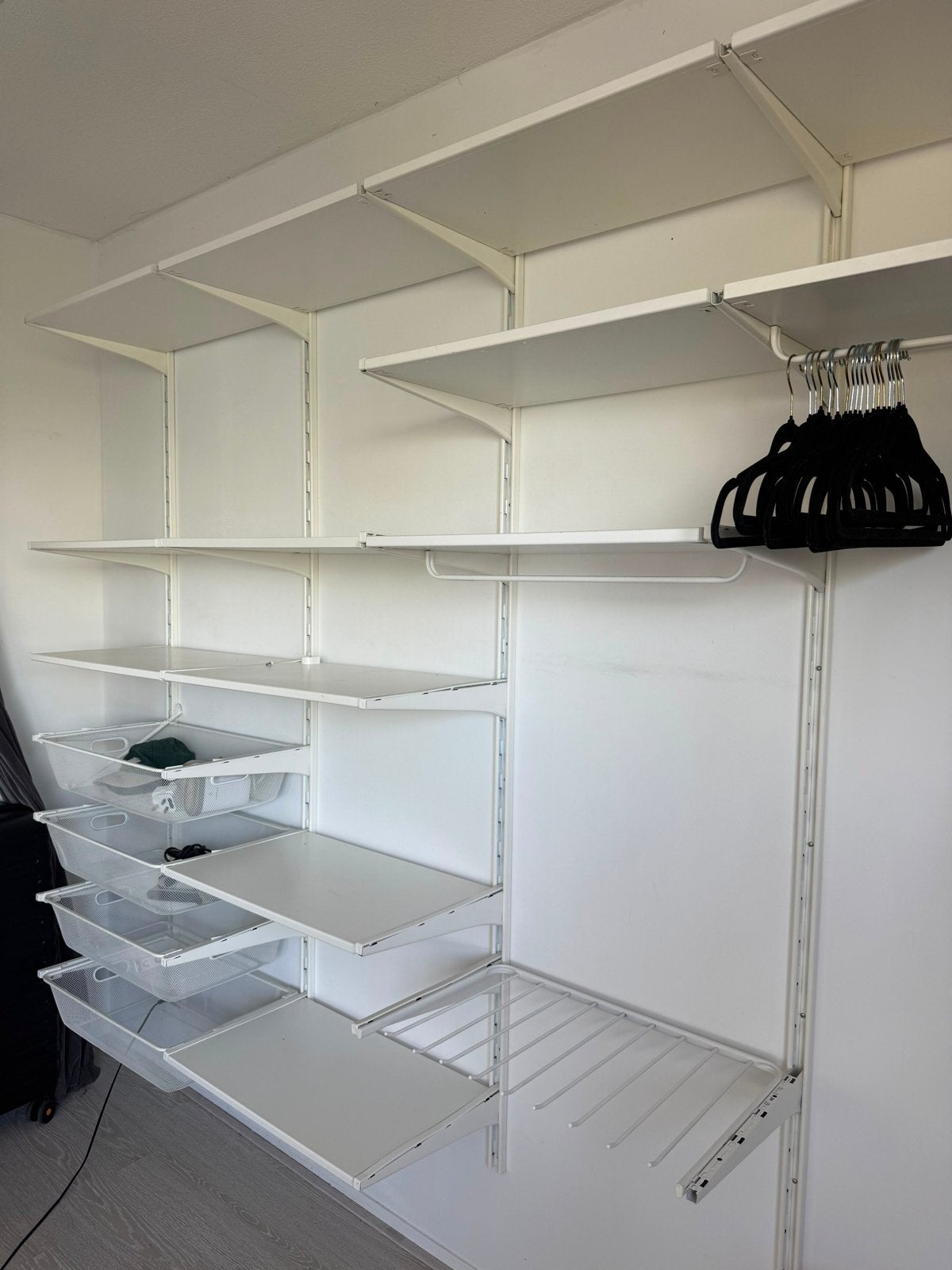 Complete witte inloopkast / garderobesysteem, Met plank(en), 200 cm of meer, Ophalen of Verzenden, Zo goed als nieuw