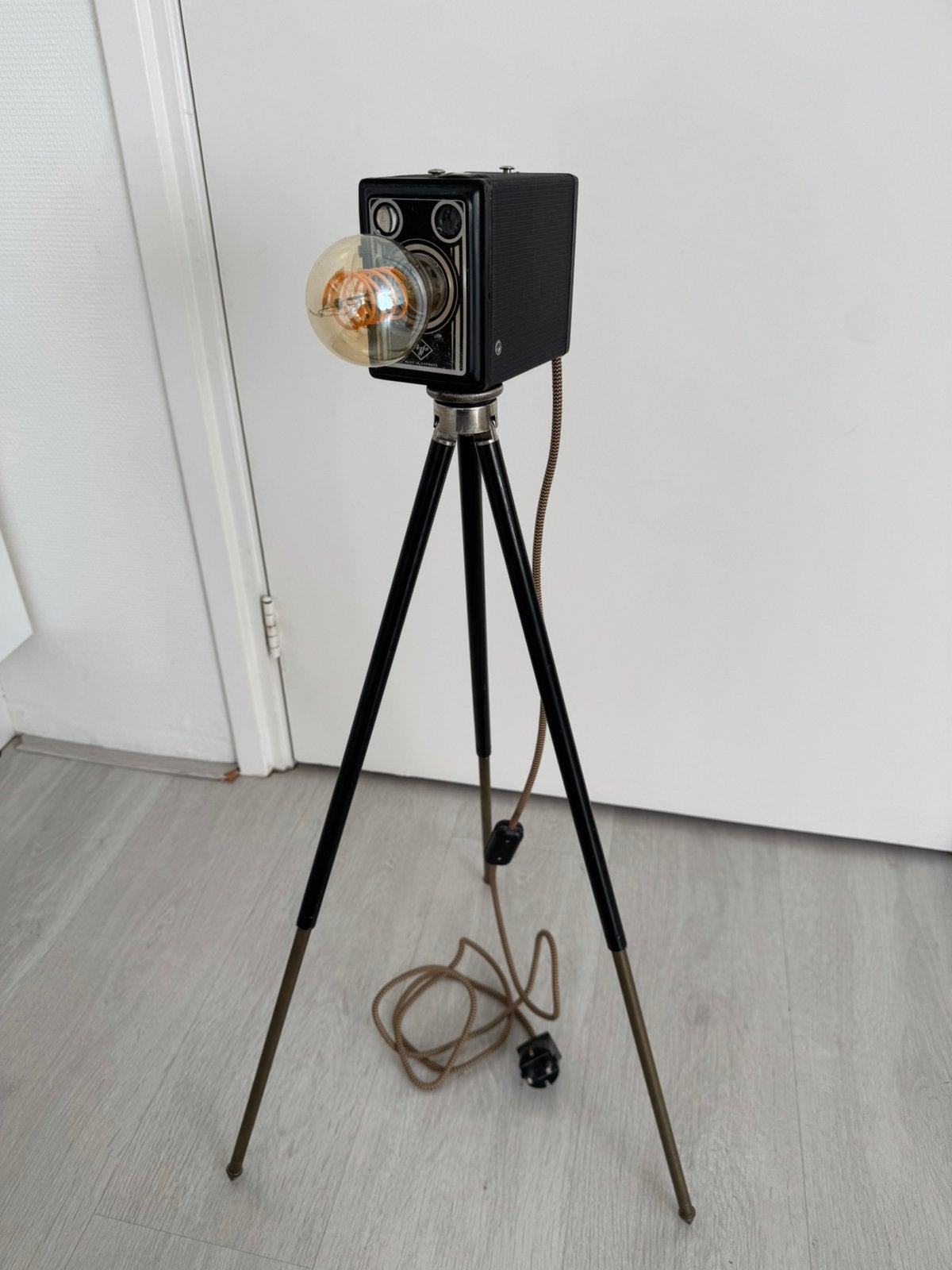 Gave lamp (oude camera), Overige materialen, Zo goed als nieuw, Minder dan 100 cm, Retro