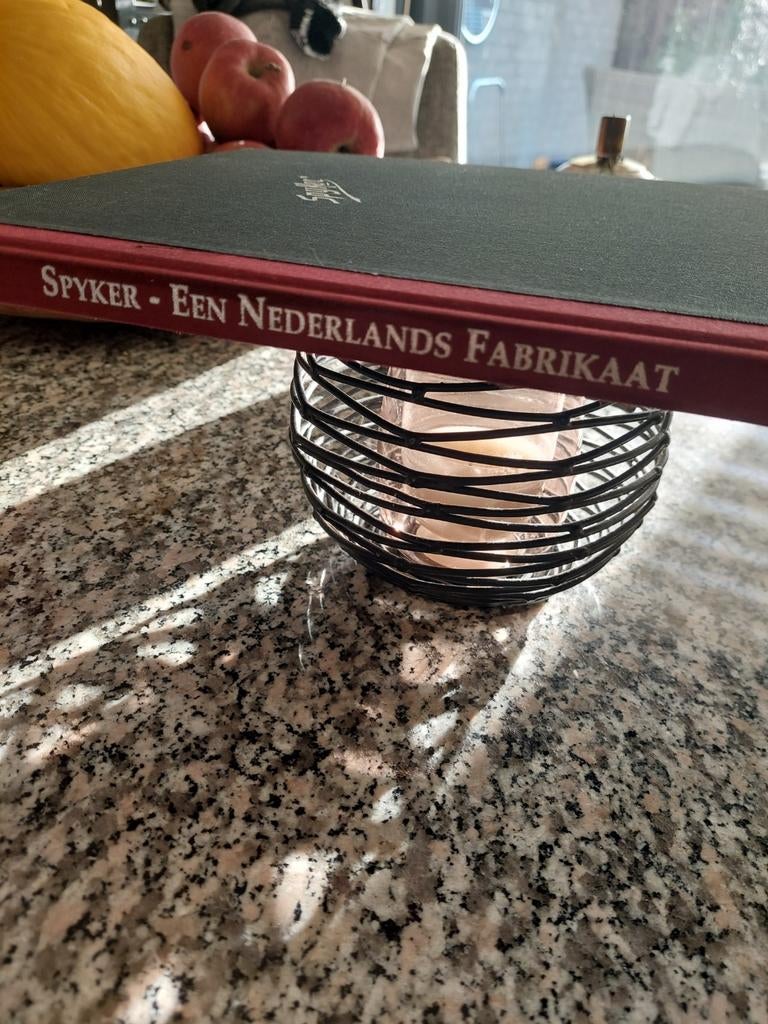 SPYKER EEN NEDERLANDS FABRIKAAT  WIM OUDE WEERNINK, Ophalen of Verzenden, Zo goed als nieuw