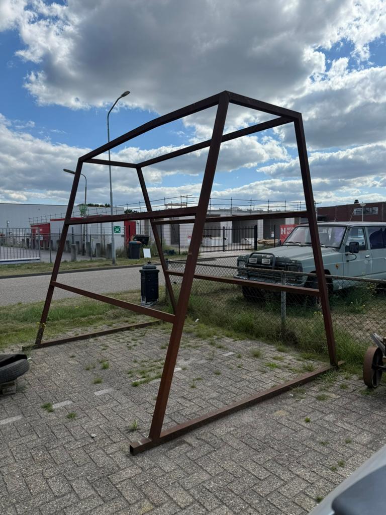 Stalen rek, Ophalen