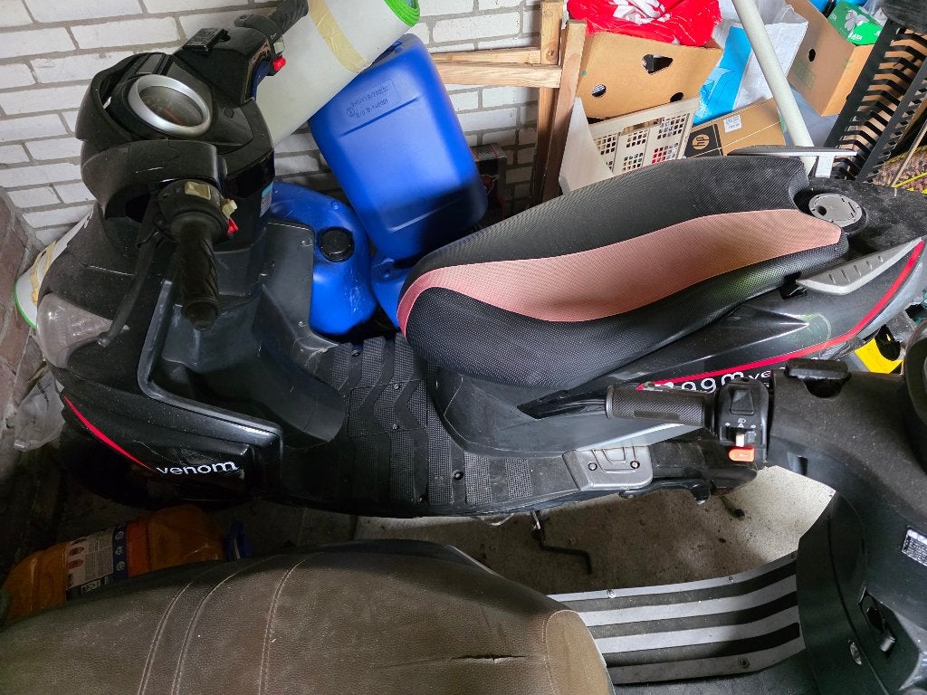 Scooter AGM venom + retro., Ophalen, Gebruikt, Benzine, Overige merken