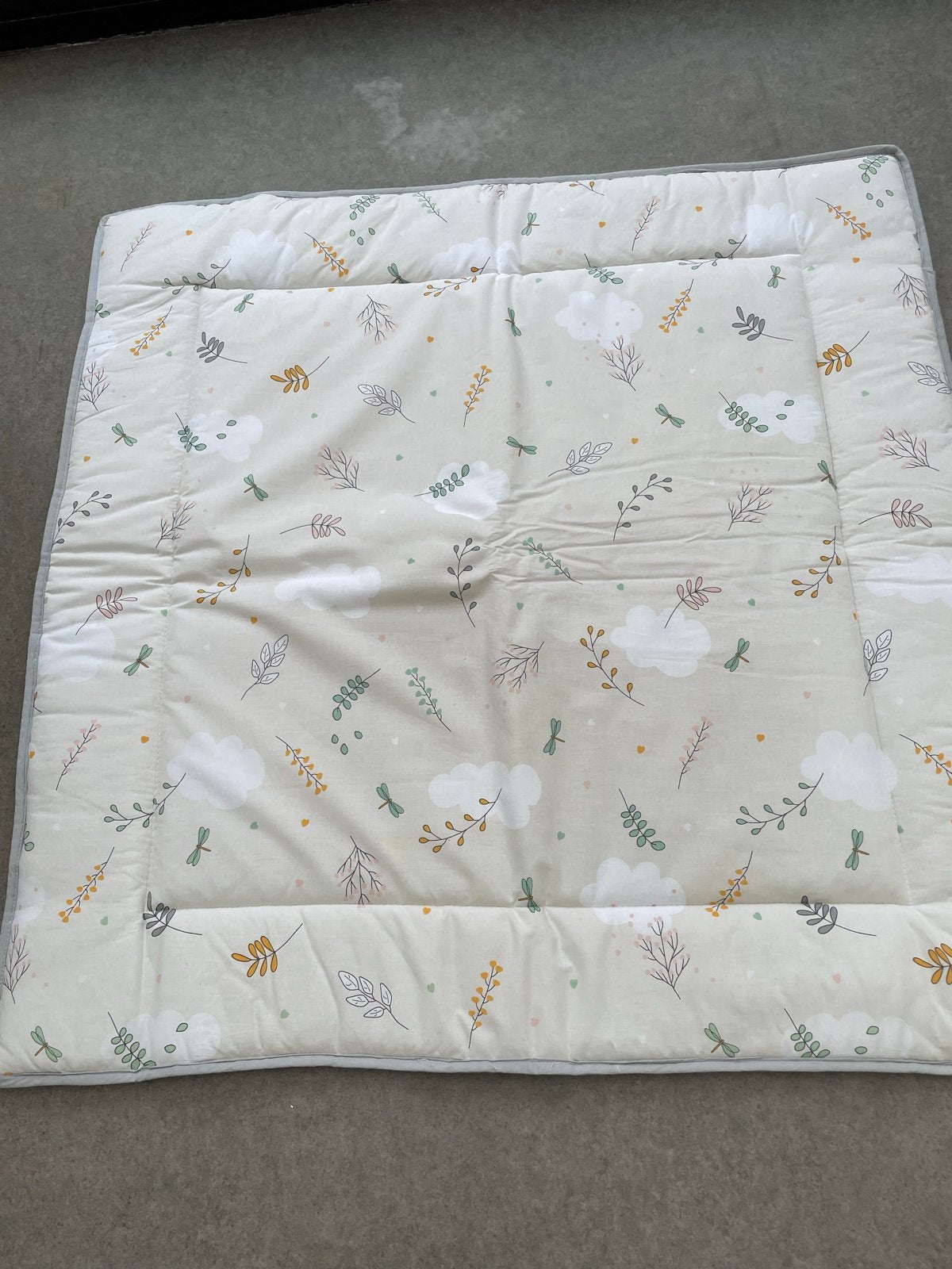 Baby speelkleed met wolken en blaadjes patroon, boxkleed.., Ophalen, Wasbaar, Overige merken, Zo goed als nieuw