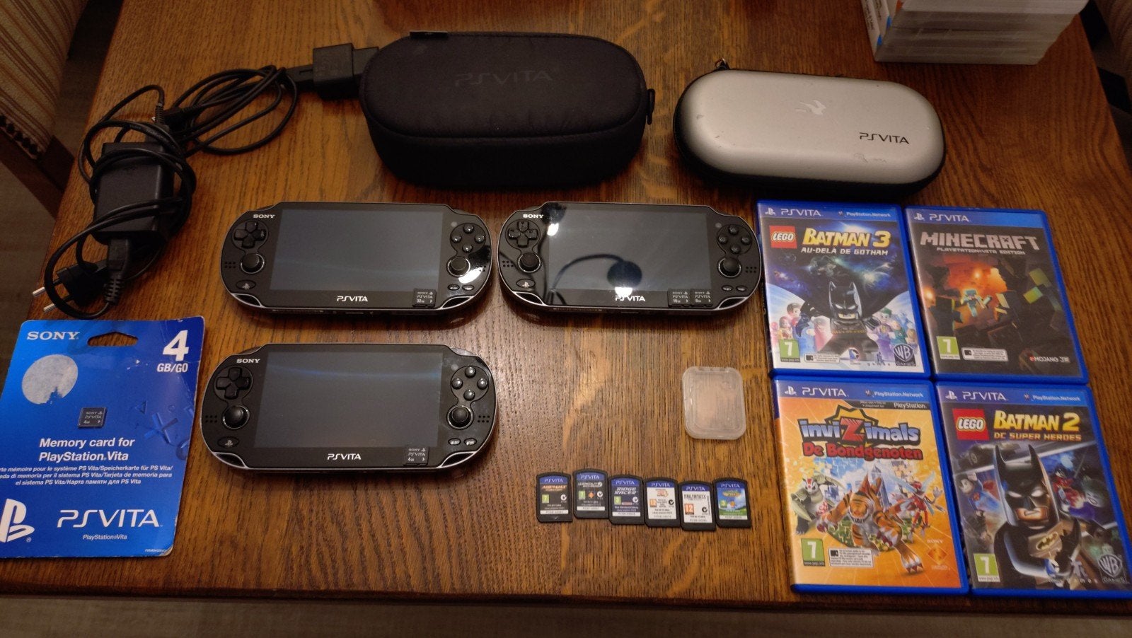 3x PlayStation Vita met games en accessoires, Ophalen, Gebruikt, Zwart, Met games