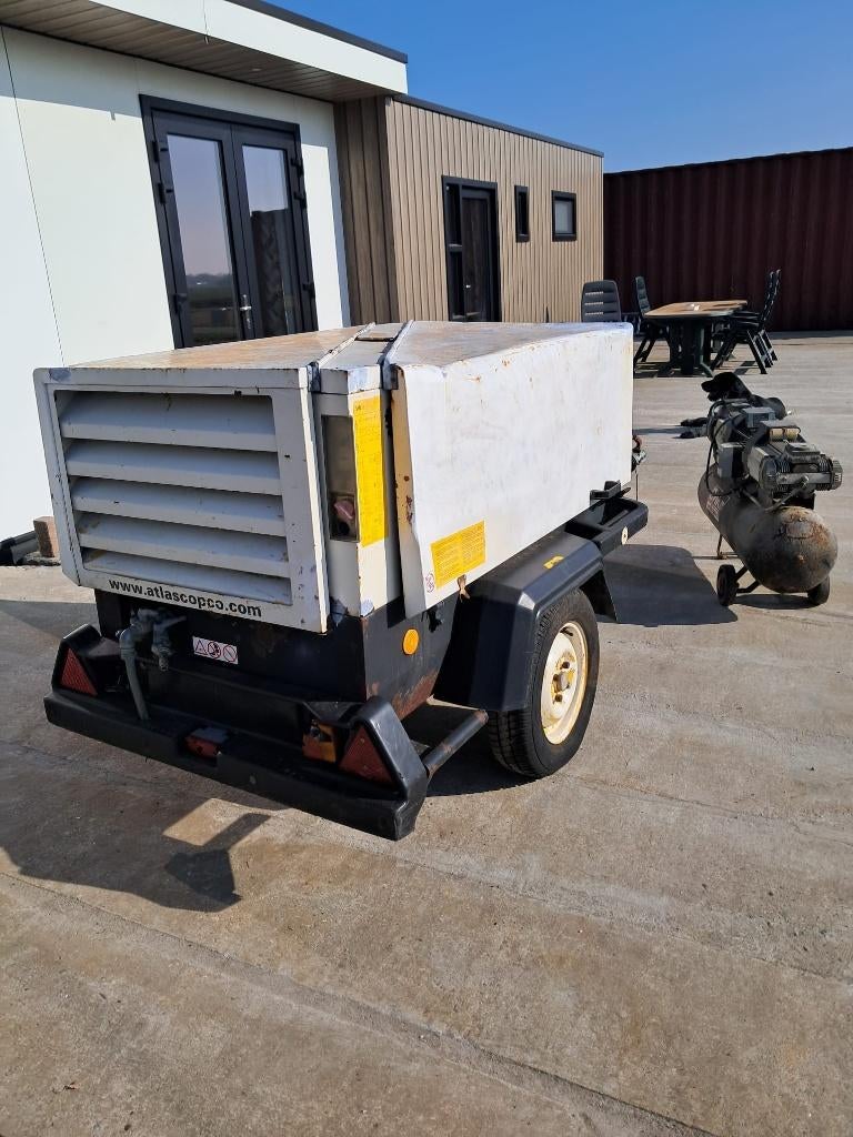 Compressor, Doe-het-zelf en Verbouw, Compressors, Ophalen, Gebruikt, 6 tot 10 bar, 400 tot 800 liter/min