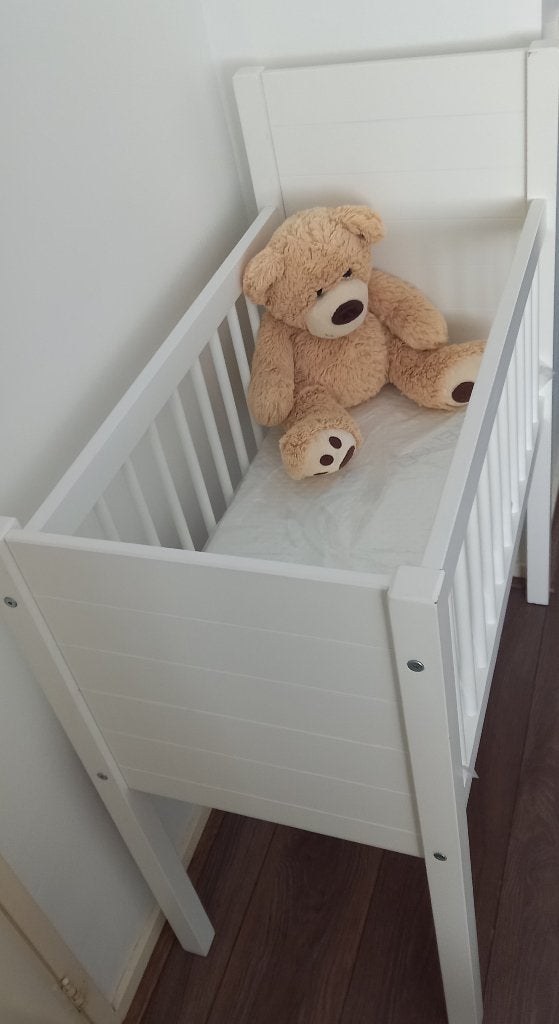 Wieg inclusief matras van babydump, Ophalen, Zo goed als nieuw, Wieg