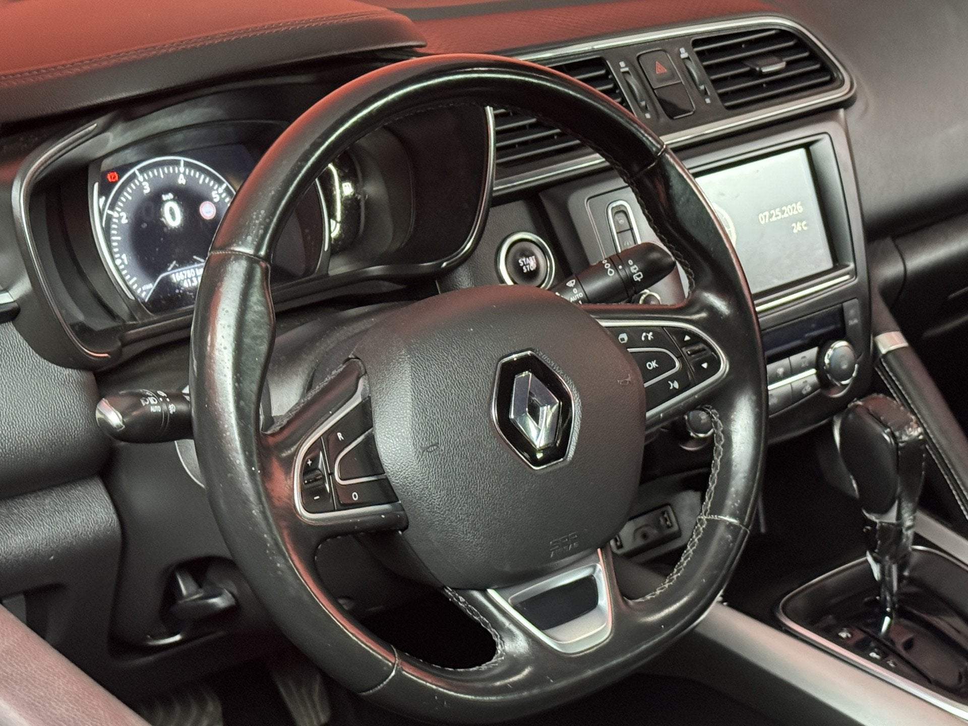 Renault Kadjar 1.2 TCe Bose | Automaat | Trekhaak | Navi, Auto's, Kadjar, Gebruikt, 4 cilinders, Zwart
