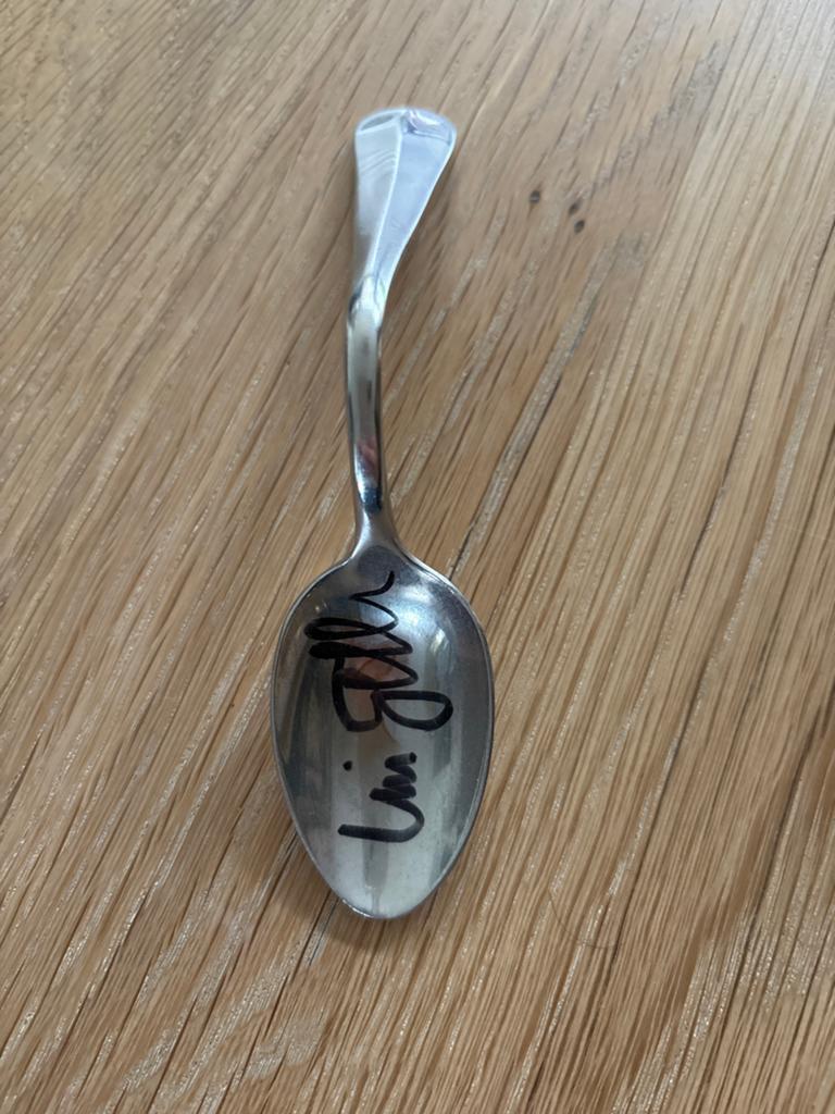 Gesigneerde lepel van Uri Geller, Antiek en Kunst, Antiek | Bestek, Ophalen of Verzenden