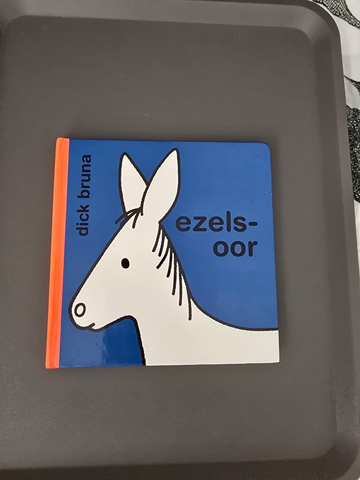 Dick Bruna - Ezelsoor, Ophalen of Verzenden, Gelezen, Dick Bruna, Fictie algemeen