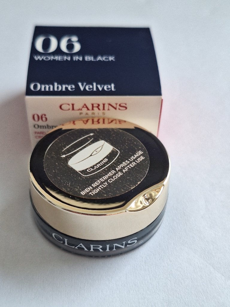 Clarins ombre velvet oogschaduw 6 women in black zwart, Ogen, Zwart, Nieuw, Ophalen of Verzenden