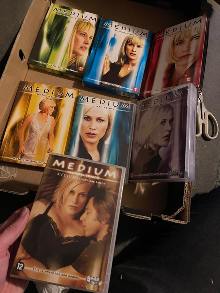 Medium DVD Boxset Seizoen 1-7 (Nederlands), Gebruikt, Boxset, Drama, Ophalen of Verzenden
