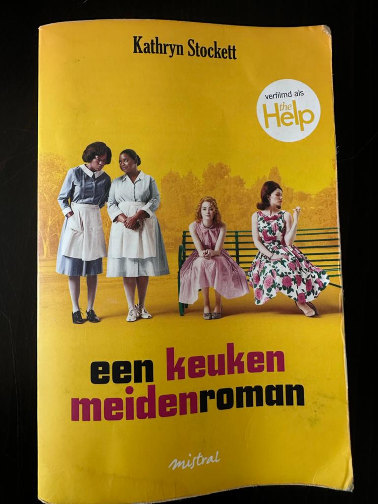 Een keukenmeidenroman - Kathryn Stockett (The Help), Boeken, Ophalen of Verzenden, Zo goed als nieuw, Amerika