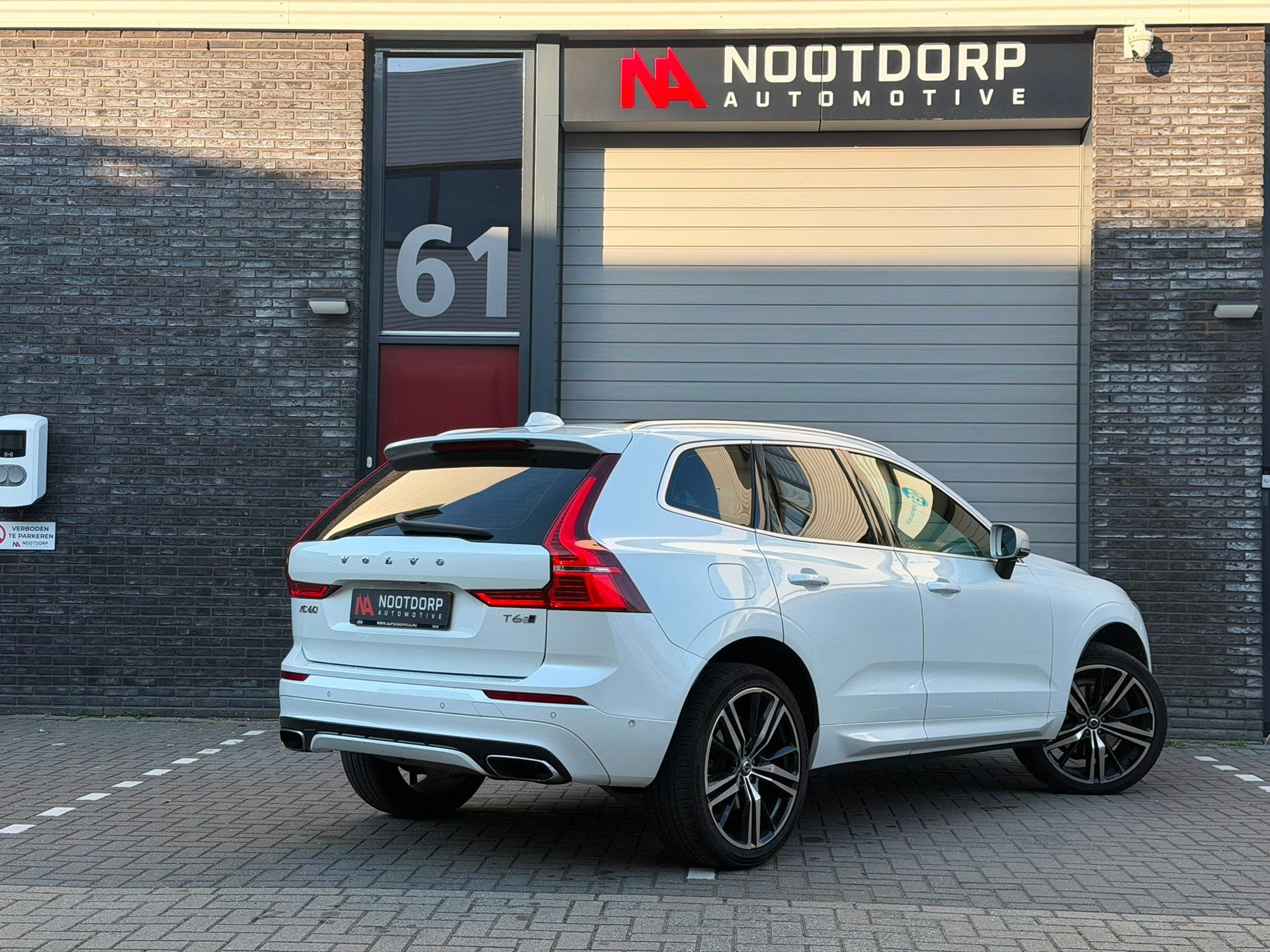 Foto 5 van Volvo XC60 2.0 T6 AWD Inscription PANO/HUD/B&W/360/MEMORY/VO