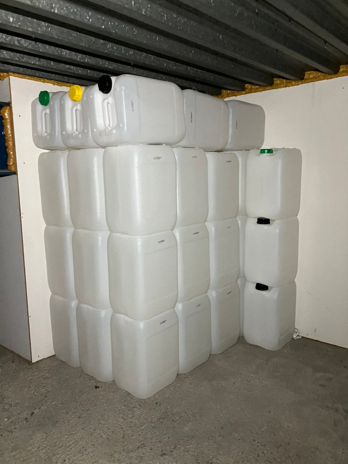 Jerrycans/vaten/tonnen 10/20/25/40/60 liter UN Gekeurd, Minder dan 75 liter, Ophalen, Zo goed als nieuw, Kunststof