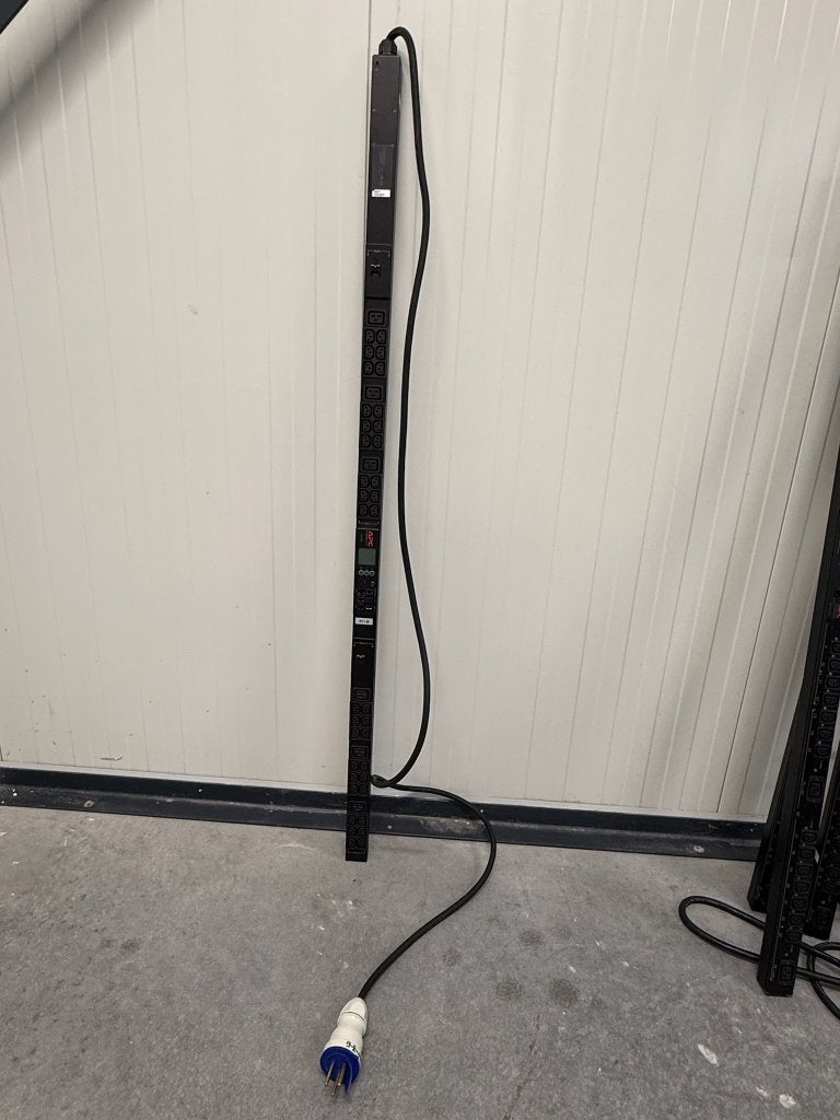 APC AP8853 Metered Zero U Rack PDU 2G, 32A, Ophalen of Verzenden, Zo goed als nieuw