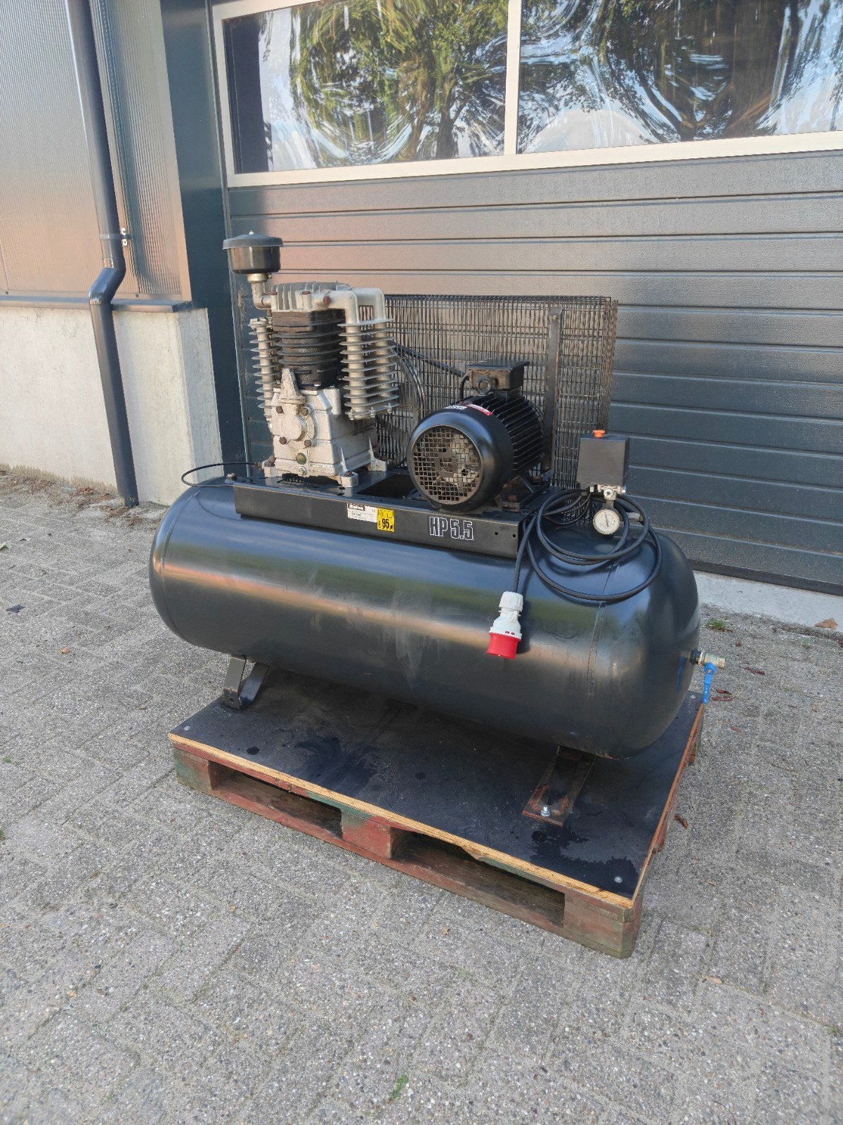 Balma/Abac 4kw compressor, Doe-het-zelf en Verbouw, Ophalen, Gebruikt, 400 tot 800 liter/min, 6 tot 10 bar