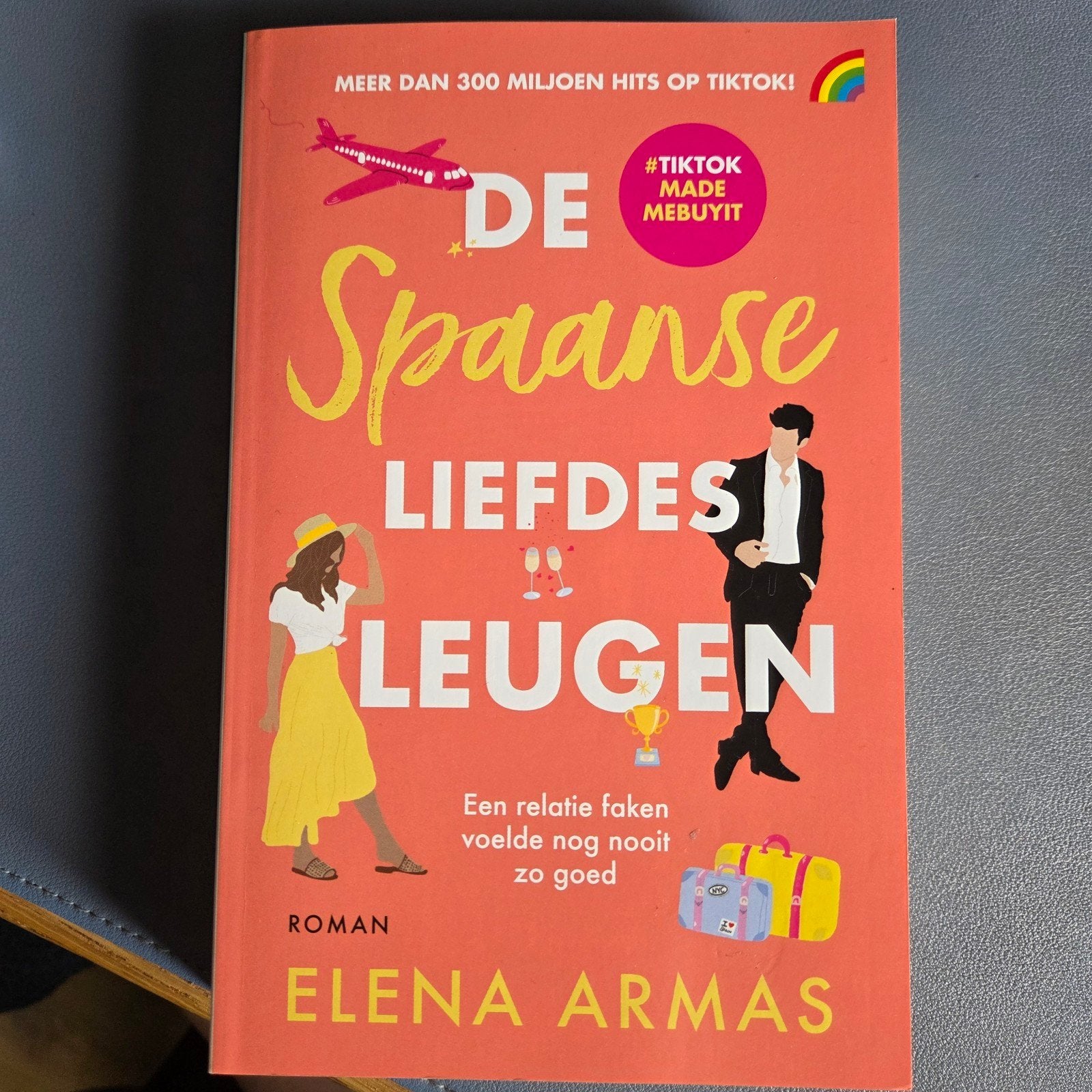 De Spaanse Liefdesleugen - Elena Armas (Roman), Ophalen of Verzenden, Zo goed als nieuw, Elena Armas, Europa overig