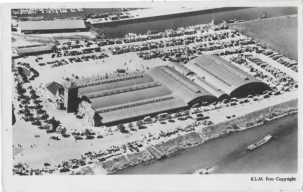 AK 's-Hertogenbosch - Veemarkt-Hallen in Vogelvlucht, Verzenden, 1960 tot 1980, Ongelopen, Noord-Brabant