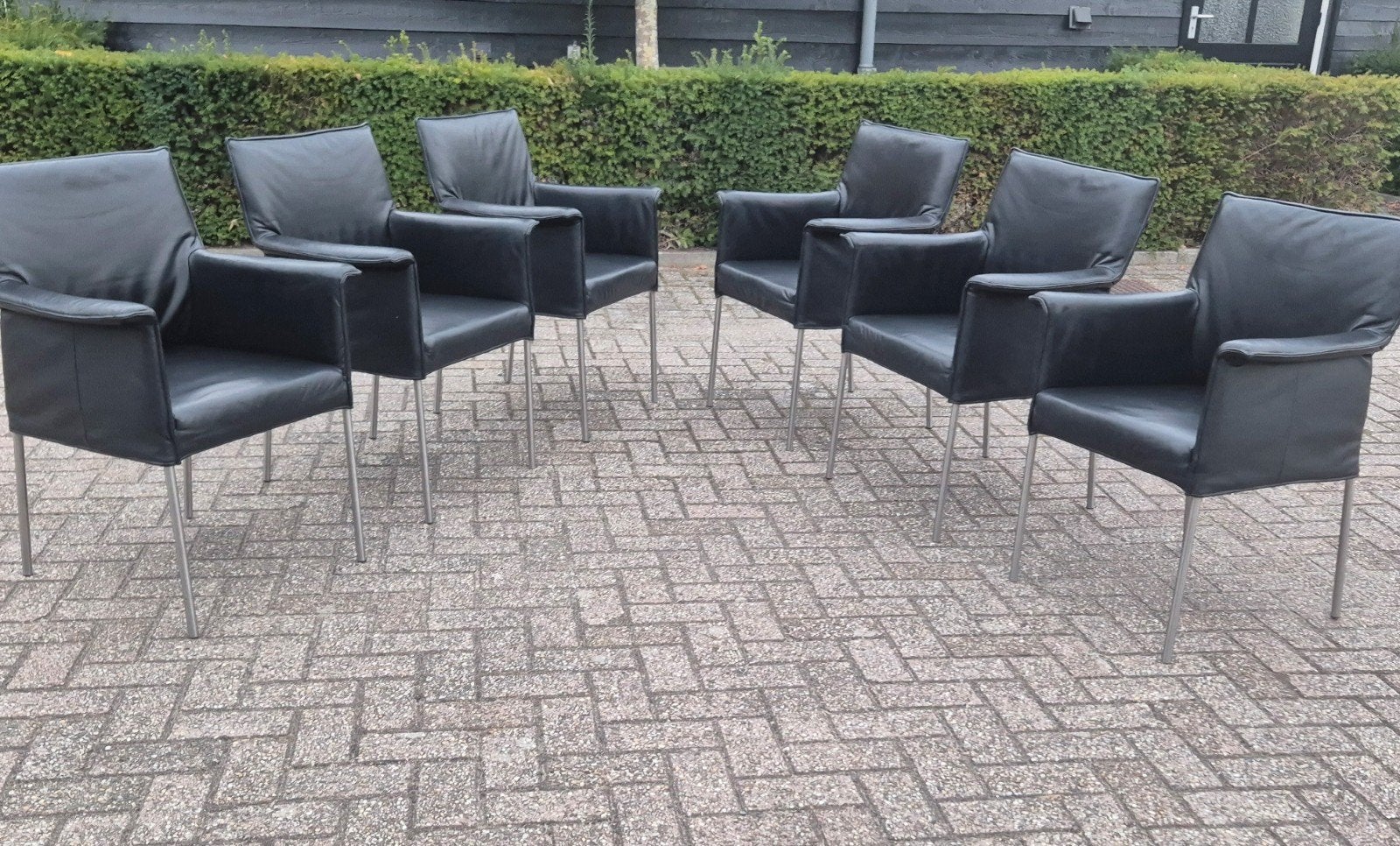 Design on stock 6 Gola eetkamerstoelen zwart soepel leer 

M, Chaplin montis gelderland rolfbenz stijl, Gebruikt, Zwart, Ophalen of Verzenden