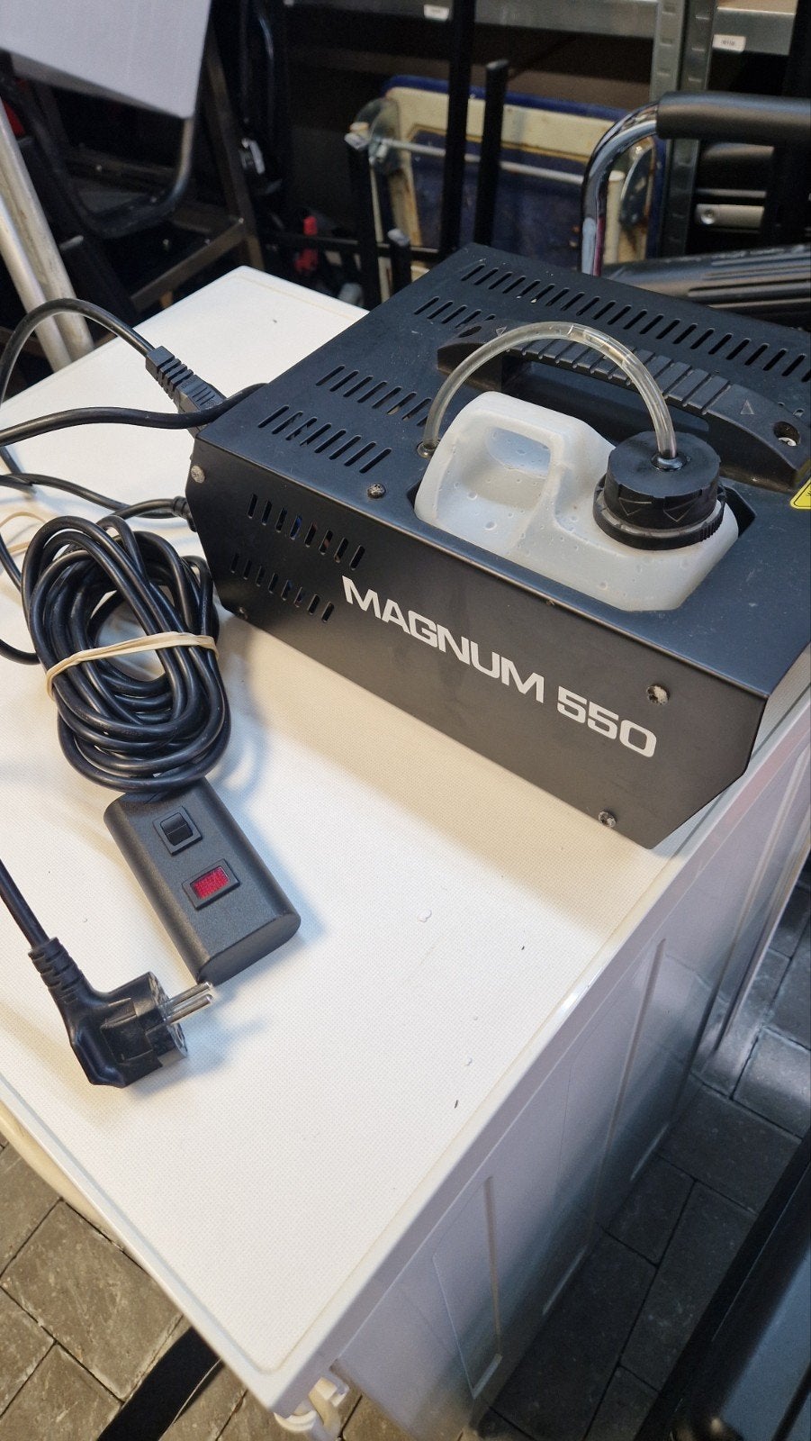 Magnum 550 Rookmachine - 640W, 2.7A, 220V, Ophalen of Verzenden, Gebruikt