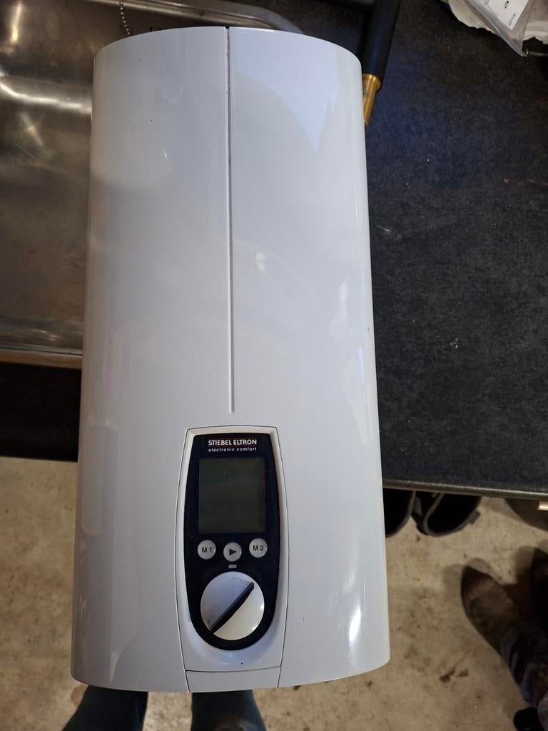Stiebel eltron doorstroomboiler met afstandsbediening, Doe-het-zelf en Verbouw, Geisers en Boilers, Minder dan 20 liter, Ophalen