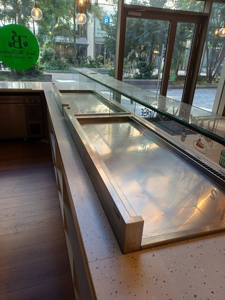 Horeca keukenblok/bar met Koelvitrine en Saladiere met lades, Ophalen, Gebruikt, Koelen en Vriezen
