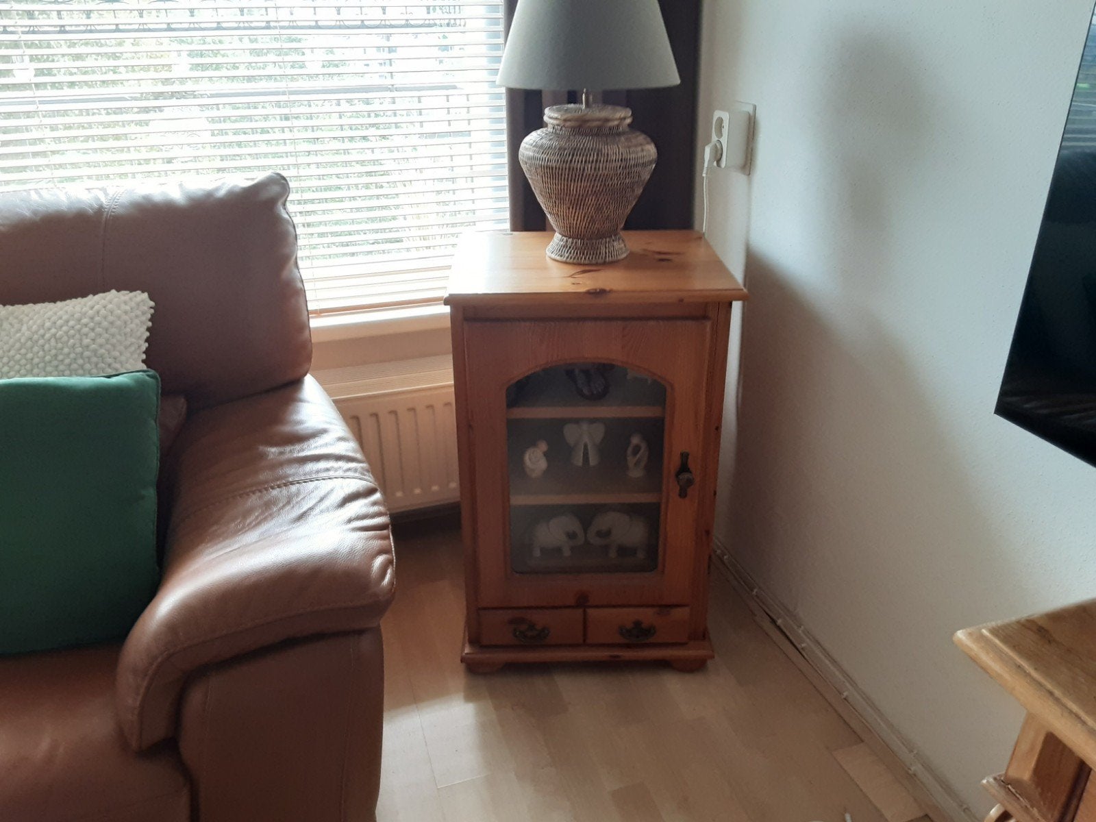 grenen houten kastje  L 48   D 40  H 78    €10,00, Ophalen